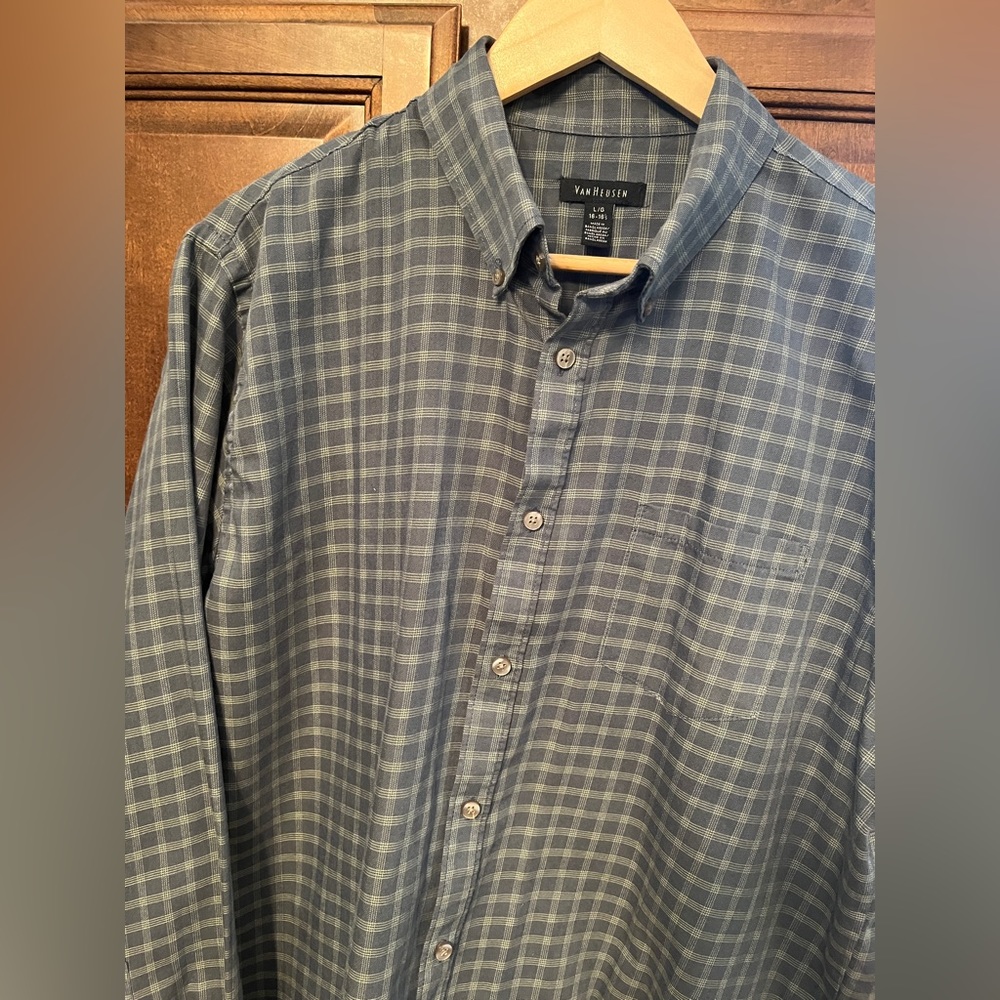 Van Heusen Men’s Button Down Shirt, Large